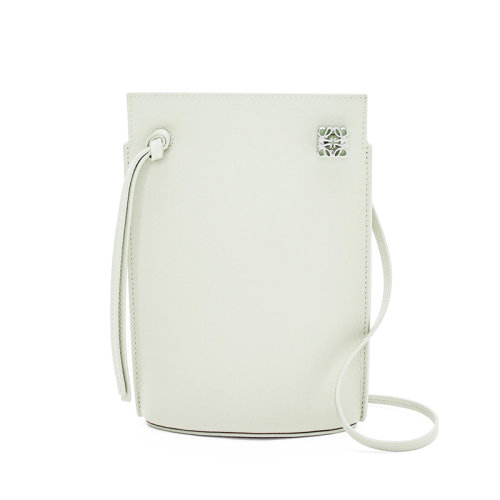 LOEWE/羅意威 23春夏新款 女士淺春色小牛皮金色標志單肩斜挎包C630R12X01-8763