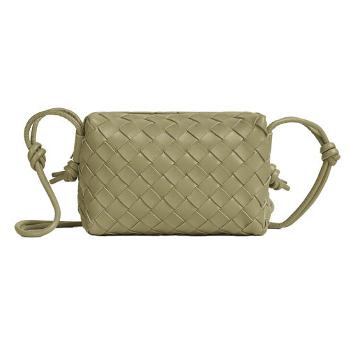 Bottega Veneta/葆蝶家 22新款 女士迷你石灰色羔羊皮Intrecciato圖案拉鏈開合單肩斜挎相機包680254V1G112916