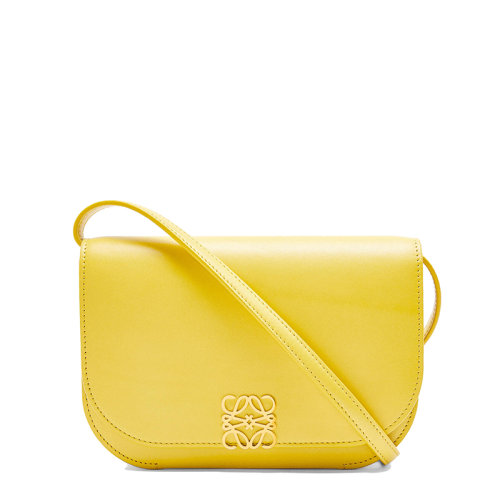 LOEWE/羅意威 20  Goya系列 女士黃色真絲小牛皮金屬徽標(biāo)磁扣三內(nèi)袋單肩斜挎手拿包0010593440