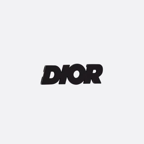  DIOR迪奧 22年秋冬 男士 掛飾 “DIOR”運(yùn)動鞋吊飾 V0456HOMMT_D004 預(yù)定商品1-3周發(fā)貨
