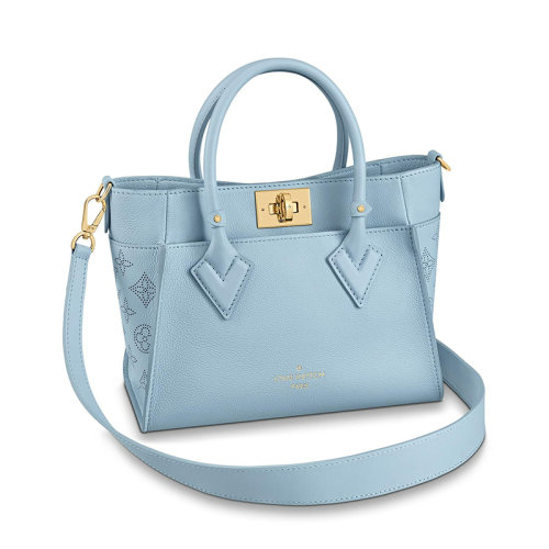 Louis Vuitton/路易威登 22春夏新款ON MY SIDE系列 女士云藍色牛皮革穿孔牛皮飾邊金扣配可拆卸肩帶單肩斜挎手提包M59432
