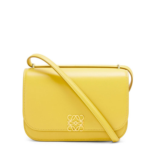 LOEWE/羅意威 20  Goya系列 女士小號(hào)黃色真絲小牛皮金屬徽標(biāo)磁扣單肩斜挎包0010594349