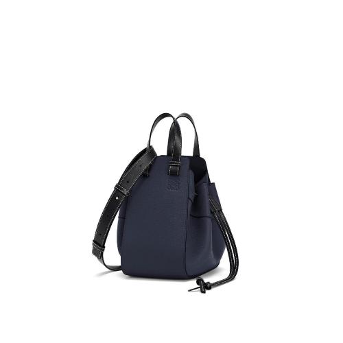  LOEWE羅意威 22年秋冬 女士 單肩包 小號柔軟粒面牛皮革 Hammock 抽繩袋 314.12BZ95-5605 預(yù)定商品1-3周發(fā)貨