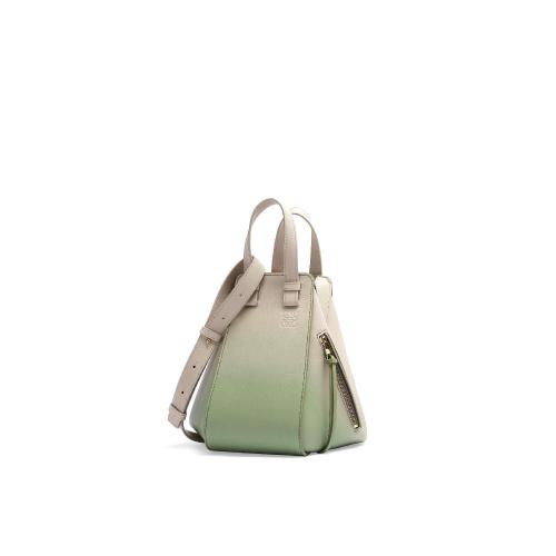  LOEWE羅意威 22年秋冬 女士 單肩包 Small Hammock bag in degrade nappa calfskin A538S35X46