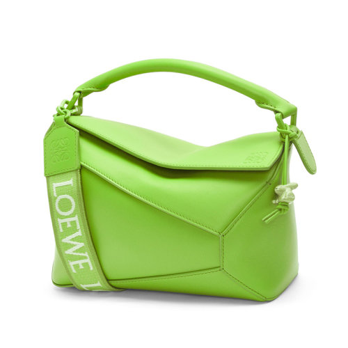 LOEWE/羅意威 22新款 Puzzle Edge系列 女士小號豌豆綠釉緞面小牛皮同色金屬配飾兔子吊飾拆卸調節肩帶手提單肩斜挎拼圖包A510P60X24-8611