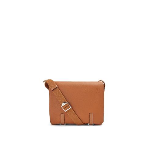  LOEWE羅意威 22年秋冬 男士 單肩包 Military Messenger Bag in soft grained calfskin B553A1