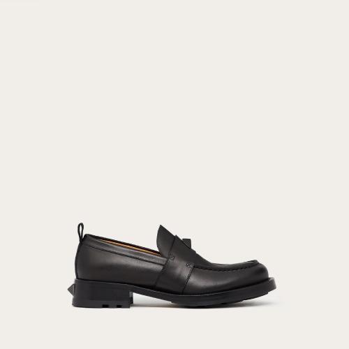  VALENTINO華倫天奴 22年秋冬 男士 商務休閑鞋 Mocassins Roman Stud en veau XY2S0E57HBP0NO 預定商品1-3周發貨