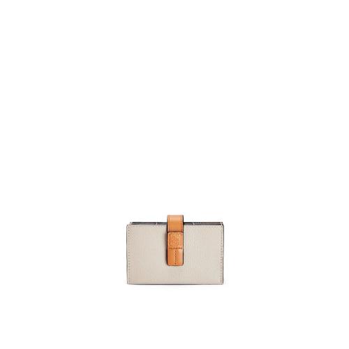  LOEWE羅意威 22年秋冬 女士 錢包 柔軟粒面牛皮革風琴褶卡包 C660O34X01-2463 預定商品1-3周發貨