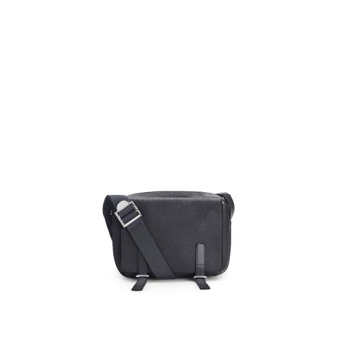  LOEWE羅意威 22年秋冬 男士 單肩包 超小號柔軟粒面牛皮革*用郵差包 317.12AA72-1110