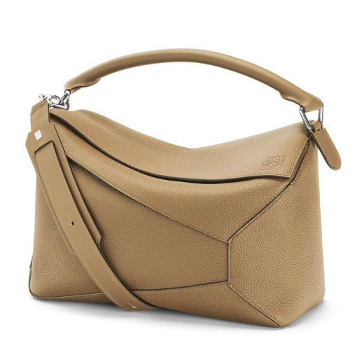 LOEWE/羅意威 22春夏新款PuzzleEdge系列 男士深太妃糖色粒面小牛皮手袋斜挎包0010640894