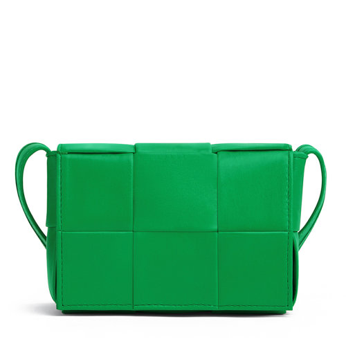 Bottega Veneta/葆蝶家 22春夏新款CASSETTE系列 男女同款迷你鸚鵡綠小牛皮Intreccio編織單肩斜挎豆腐包667048VCQ723724