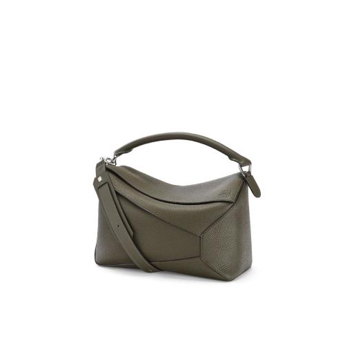  LOEWE羅意威 22年秋冬 男士 單肩包 Large Puzzle Edge bag in grained calfskin B510140X01-3 預(yù)定商品1-3周發(fā)貨