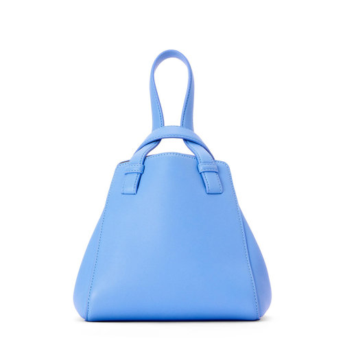LOEWE/羅意威 22春夏新款Hammock Nugget系列 女士神圣藍納帕牛皮革徽標壓印單肩斜手提跨吊床包0010701472