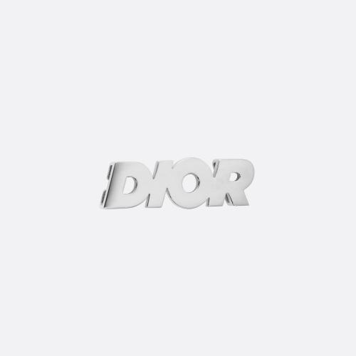  DIOR迪奧 22年秋冬 男士 掛飾 “DIOR”運(yùn)動鞋吊飾 V0454HOMMT_D000 預(yù)定商品1-3周發(fā)貨