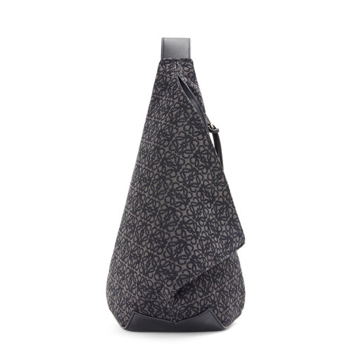 LOEWE/羅意威 22春夏新款A(yù)nagram系列 男士黑色Anton提花小牛皮單肩包0010651081