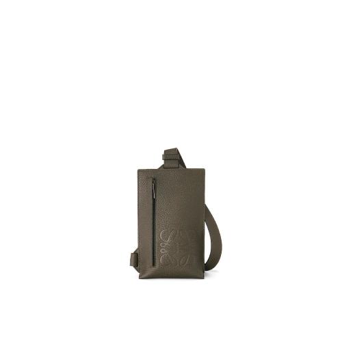  LOEWE羅意威 22年秋冬 男士 單肩包 BRAND VERTICAL T POCKET C500P02X02-3969 預(yù)定商品1-3周發(fā)貨