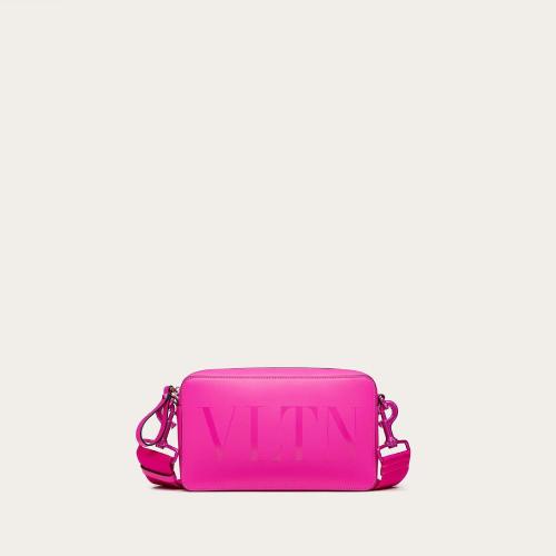  VALENTINO華倫天奴 22年秋冬 男士 單肩包 SAC a BANDOULIERE VLTN EN CUIR 1Y0B0704CCVUWT