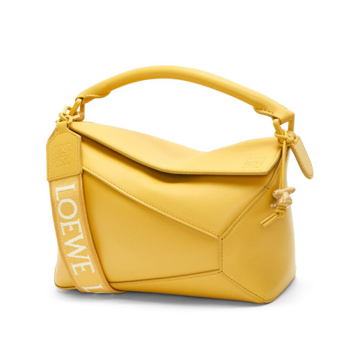 LOEWE/羅意威 22新款 Puzzle Edge系列 女士小號淡黃釉緞面小牛皮同色金屬配飾兔子吊飾拆卸調節肩帶手提單肩斜挎拼圖包A510P60X24-8762