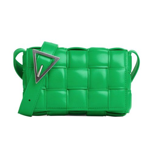 Bottega Veneta/葆蝶家 22新款 女士小號鸚鵡綠色絎縫羔羊皮飾有Intreccio圖案金屬搭扣翻蓋開合單肩斜挎包717506VCQR13724