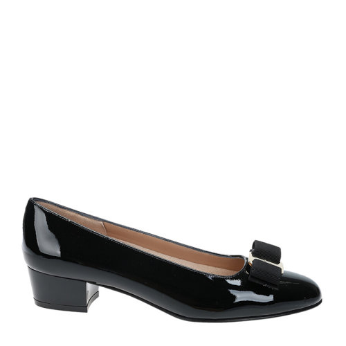Salvatore Ferragamo/菲拉格慕 女士黑色亮面牛皮VARINA系列低跟鞋 女鞋0574556-PA-C-NERO（99新S級未使用）