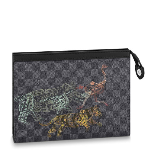 Louis Vuitton/路易威登 22春夏新款VOYAGE系列 男士中號石墨色方格棋盤帆布牛皮革飾邊銀扣彩色動物印花手拿包N64605