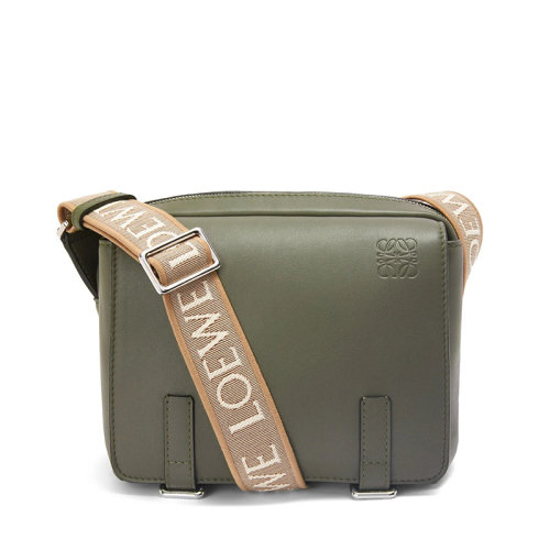  LOEWE/羅意威 22新款XS Military系列 男士卡其綠色柔軟光滑小牛皮織物提花肩帶翻蓋開合單肩斜挎郵差包B553A72X21-4160