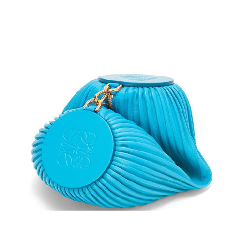 LOEWE/羅意威 22新款 女士藍(lán)色羊皮革褶皺效果拉鏈開合兩端同色徽標(biāo)壓紋手拿包手腕包單肩手提包A912P84X08-5620