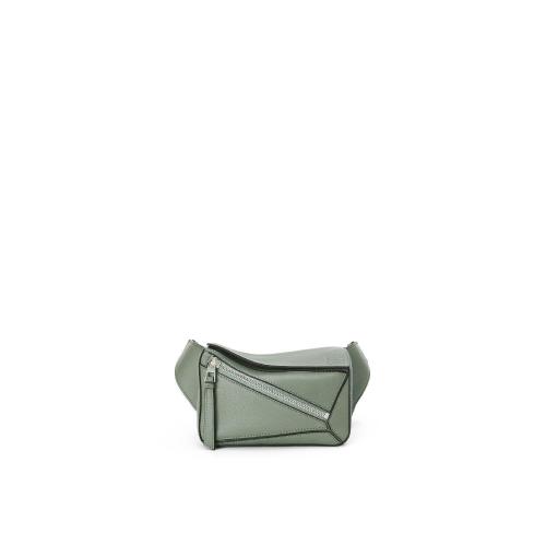  LOEWE羅意威 22年秋冬 女士 單肩包 Mini Puzzle bumbag in classic calfskin B510U89X02-4383