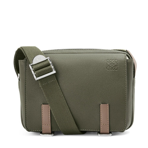 LOEWE/羅意威 22春夏新款XSMilitary系列 男士卡其綠色軟粒面小牛皮斜挎包0010640902