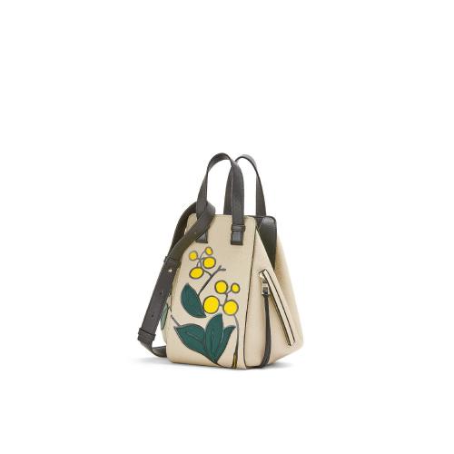  LOEWE羅意威 22年秋冬 女士 單肩包 Herbarium Small Hammock bag in soft grained calfskin A