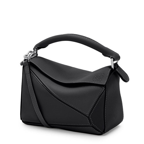 LOEWE/羅意威 經(jīng)典款Puzzle女士迷你小牛皮荔枝紋手拿手提包 （2色可選）