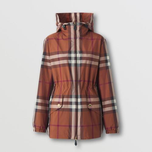  BURBERRY 22年秋冬 女士 輕盈短款格紋風雪大衣 80554411