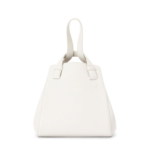 LOEWE/羅意威 22春夏新款Hammock Nugget系列 女士棉白色納帕牛皮革徽標(biāo)壓印單肩斜挎手提吊床包0010701514