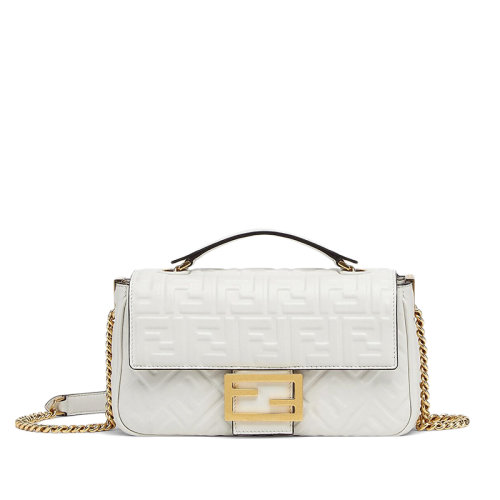 FENDI/芬迪 BAGUETTE系列 女士白色壓紋納帕小羊皮FF搭扣單肩斜挎鏈條法棍包8BR793AH9CF15AO