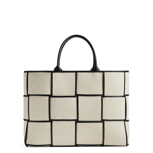 Bottega Veneta/葆蝶家 22新款Arco Tote系列 女士大號自然色/黑色Intreccio編織帆布手提托特包710196VMBN39811