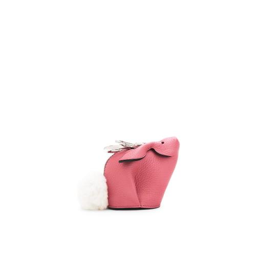  LOEWE羅意威  女士 掛飾 粒面牛皮革和剪羊毛小兔子掛飾 C880T40X01-6520 預定商品1-3周發貨