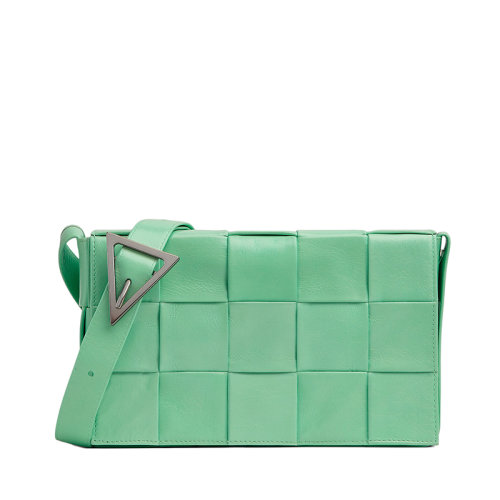 Bottega Veneta/葆蝶家 22春夏新款CASSETTE系列 男女同款泉水綠色小牛皮Intreccio雙面編織銀色飾面單肩斜挎豆腐包667298VCQ713801