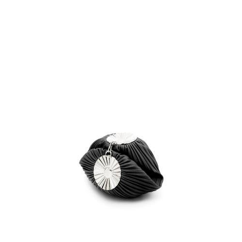  LOEWE羅意威 22年秋冬 女士 手拿包 Bracelet pouch in pleated nappa with solar metal panel