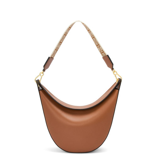 LOEWE/羅意威 22春夏新款LUNA系列 女士碧根果棕色系牛皮革壓紋徽標(biāo)金扣配可拆卸老花印花肩帶單肩手提腋下新月hobo流浪包A923PL9X07-3627