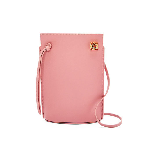 LOEWE/羅意威 23春夏新款 女士桃粉色小牛皮金色標志單肩斜挎包C630R12X01-8765