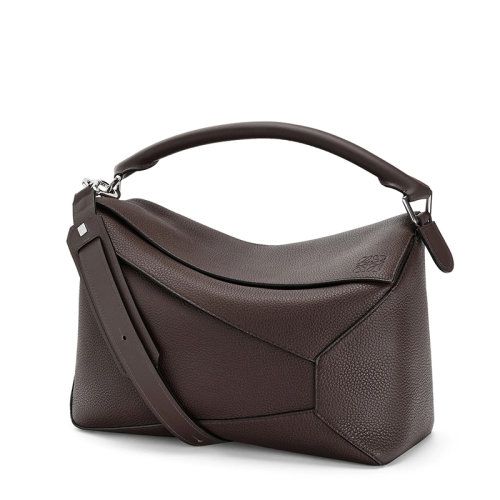 LOEWE/羅意威 22新款Puzzle Edge系列 男士大號巧克力色粒面小牛皮單肩斜挎手提拼圖包B510140X07-3606