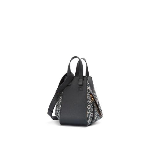  LOEWE羅意威 22年秋冬 女士 單肩包 Small Hammock bag in Anagram jacquard and calfskin A53
