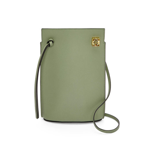 LOEWE/羅意威 23春夏新款 女士迷迭香色小牛皮金色標志單肩斜挎包C630R12X01-6424