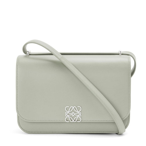 LOEWE/羅意威 22春夏新款Goya系列 女士灰白色絲綢牛皮革銀扣徽標翻蓋開合單肩斜跨包0010697225