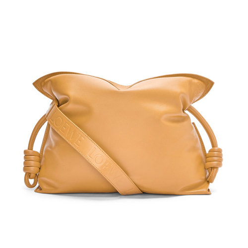 LOEWE/羅意威 22秋冬新款  Puffer Flamenco系列 女士駝色納帕小羊皮鵝毛填充磁扣拆卸肩帶字母壓花手提斜挎單肩包A411FC1X67-3150