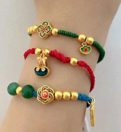 黃金編繩手鐲的特點(diǎn)（黃金編繩手鐲新潮流）