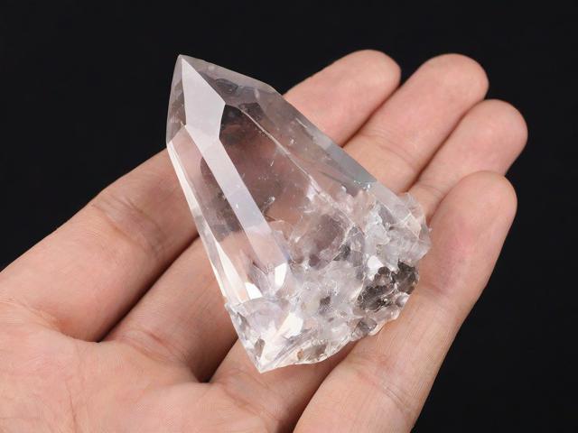 水晶原石為什么便宜？探究水晶原石價格低廉的原因
