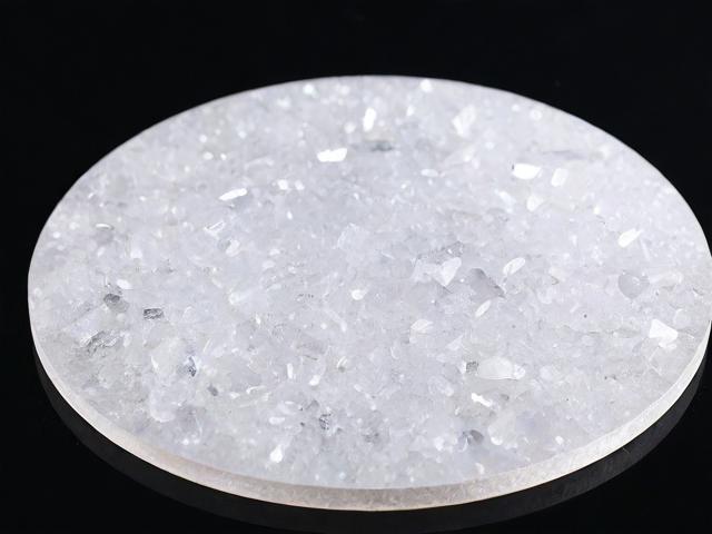 水晶墊為什么會出現發白現象？