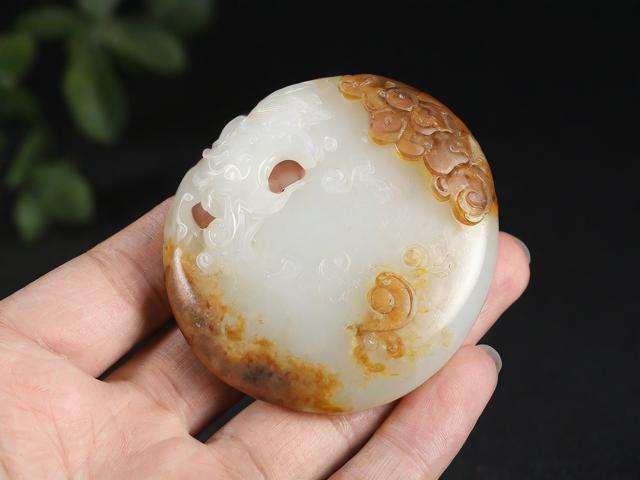 為什么古代玉無(wú)法賣過(guò)水晶？探究古代玉石市場(chǎng)的現(xiàn)狀和原因