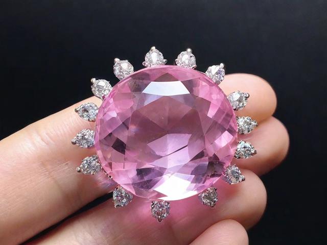 粉水晶不是水晶嗎？為什么？